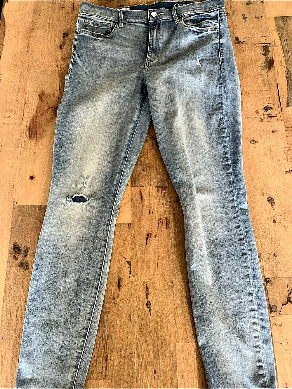 Gap True Skinny Distressed Skinny Jeans in Blue Waist 32